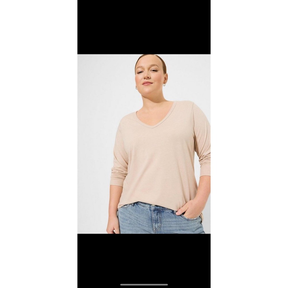 Torrid Girlfriend V-Neck Long Sleeve Tee size 0 - Large